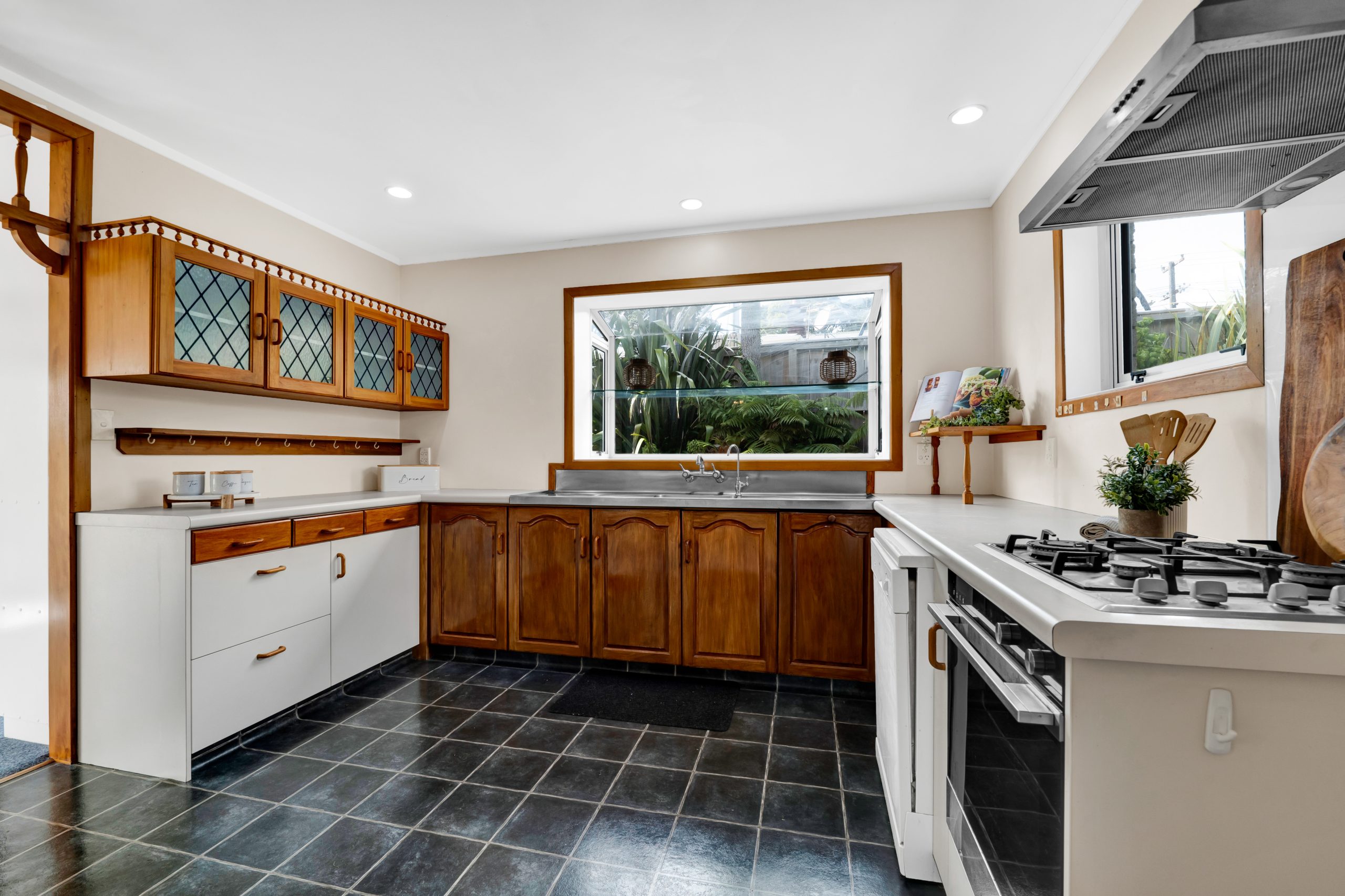 102a Frankley Road, Frankleigh Park, Taranaki 4310 NZ